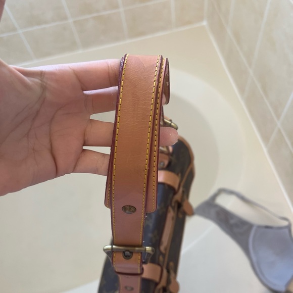 Vintage Louis Vuitton shoulder bag - Picture 9 of 10